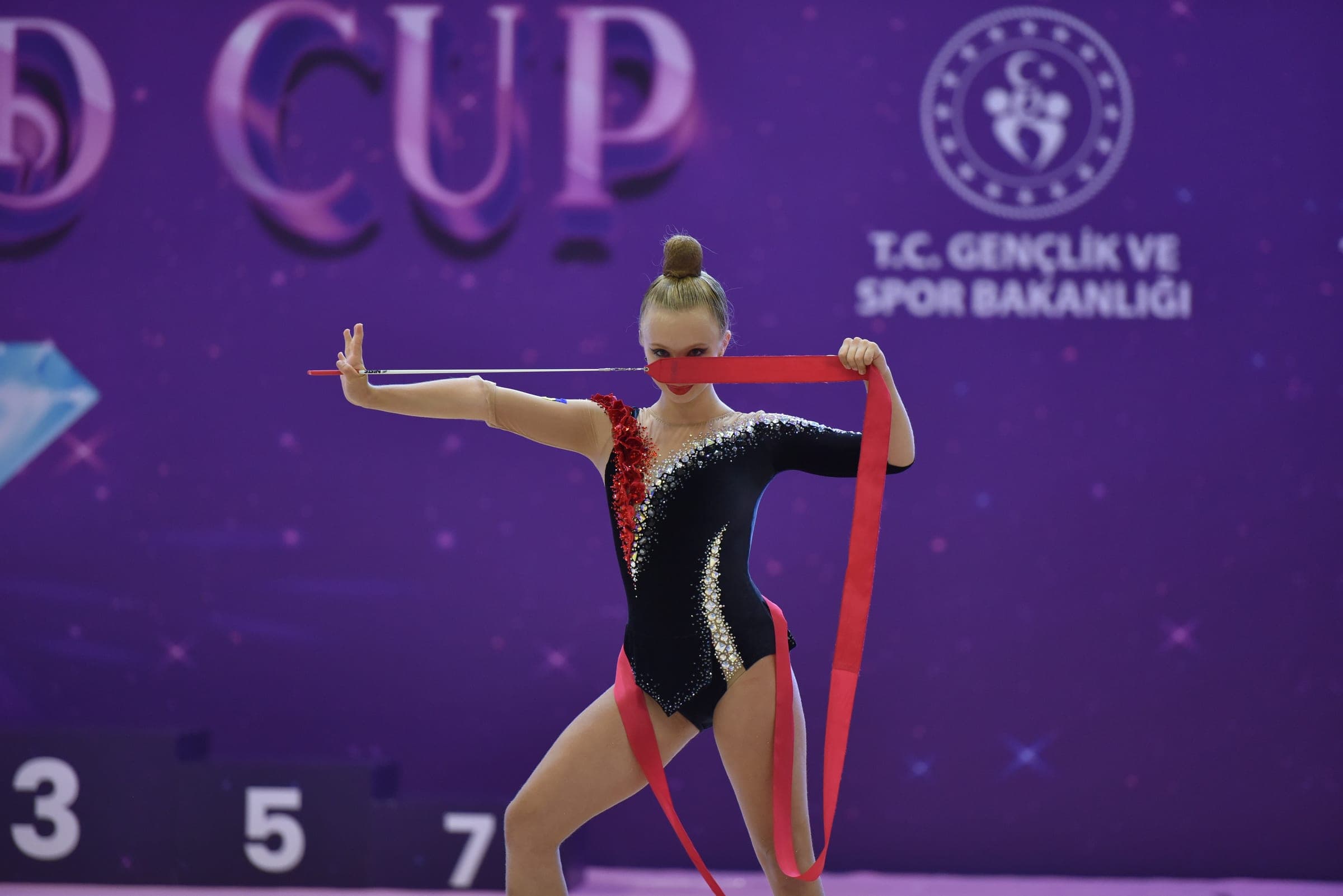 Rhythmic gymnastics athlete performing at the International Diamond Cup